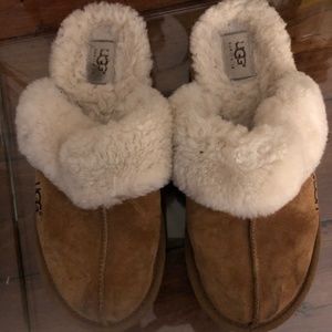 Gently used UGG slippers size 10